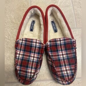 Women's Lands' End Christmas Plaid Moccasin Slippers​​​​​​…